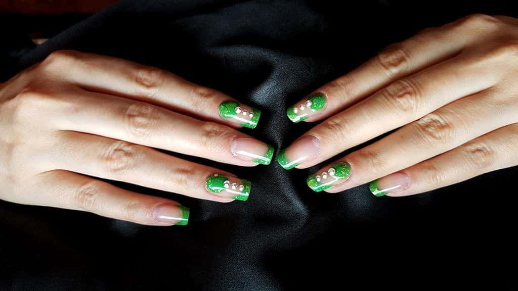Grüne Acrylnägel