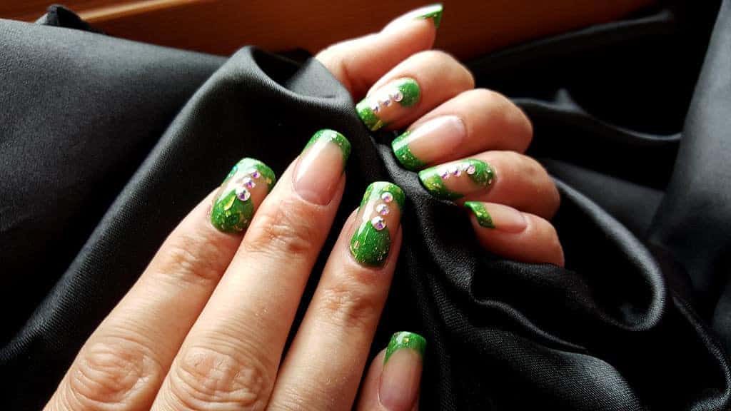 Grüne Acrylnägel