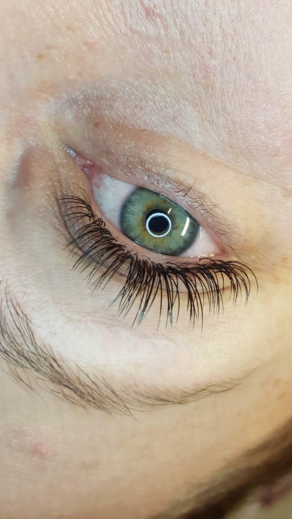 Wimpernverlängerung-Einzeltechnik